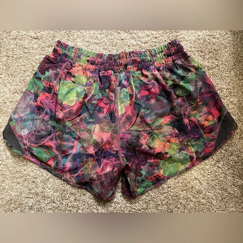 NWOT Lululemon Hotty Hot 4” Short - Picture 5 of 5